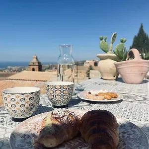  Pensión La Mennulara La Terrazza Del Centro Storico
